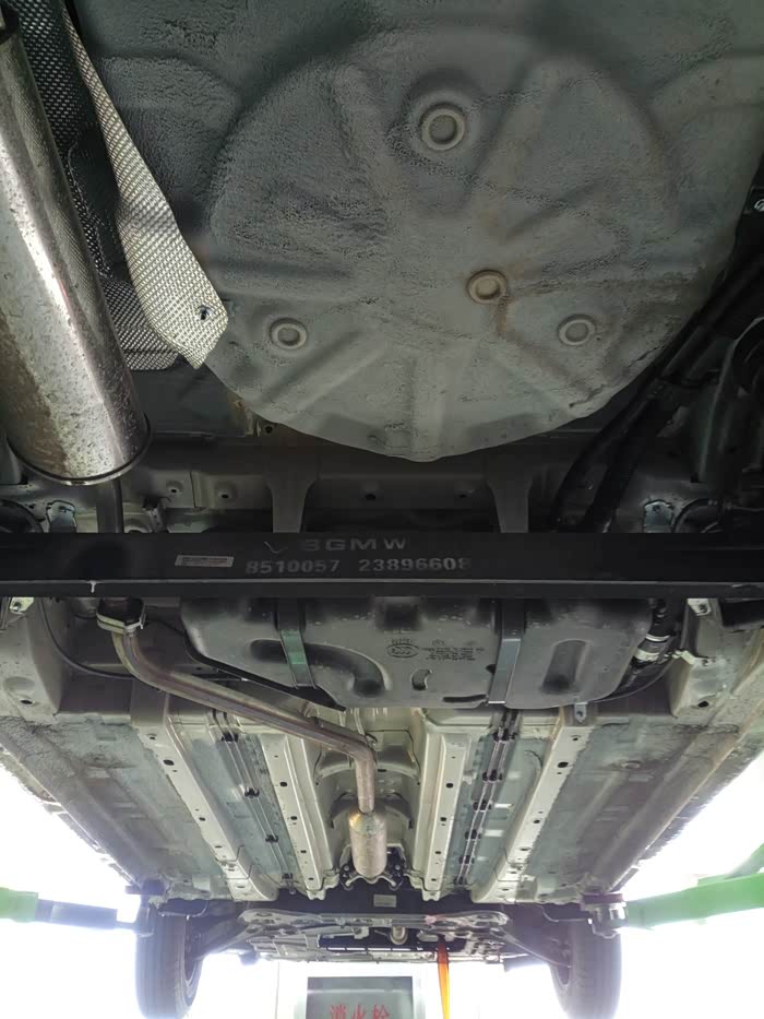 宝骏310三个月首保附底盘细图