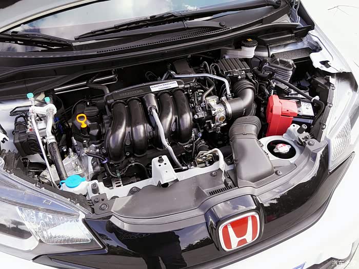 honda gk5 采用了l15b地球梦直喷发动机!