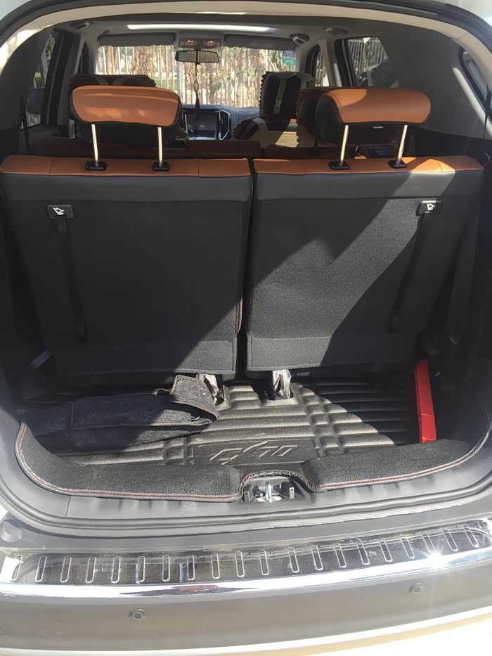 原车后备箱亮条也原装