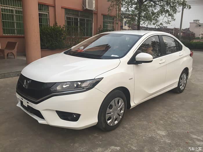 自动舒适哥瑞白色提车