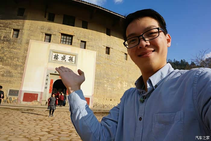 景区最主打的土楼,当地人叫他"土楼王子"