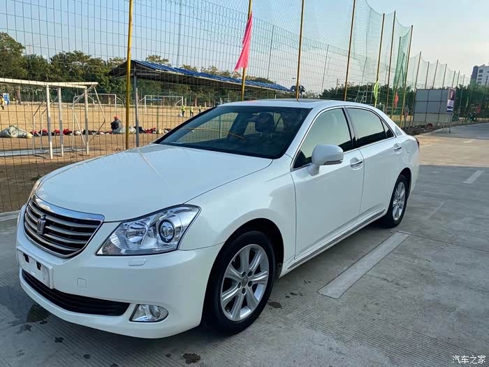 逛了论坛一个多月,终于入手了13代皇冠,大家觉得这个颜色怎么样