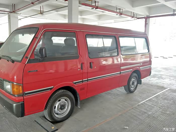难得一见的马自达面包车