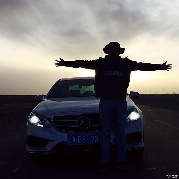 一路拍着风景,忘了给小奔奔来一组,今天赶紧补上.