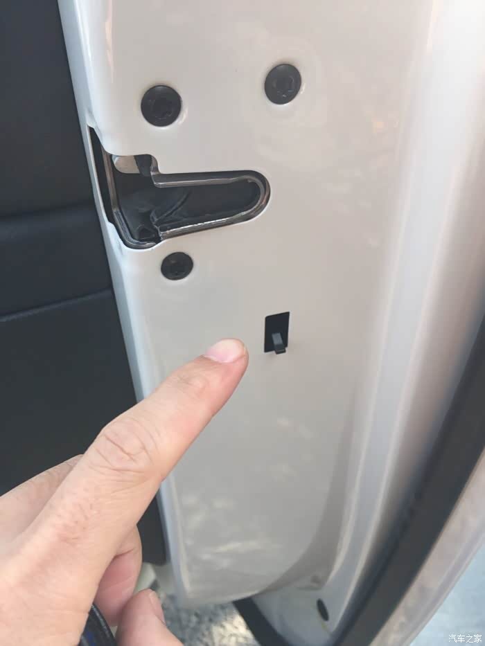 【图】3厢1系 能装儿童锁吗?_宝马1系论坛_汽车之家论坛