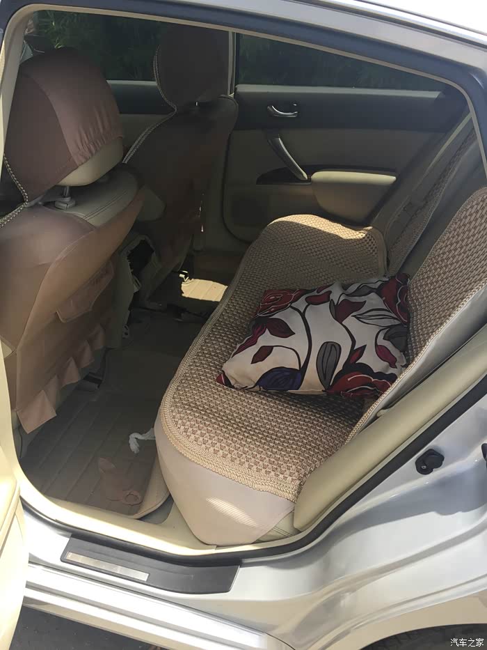 朗逸追尾三厢变两厢基本报废~~~~~~~~~~~~~~~_天籁论坛_汽车之家论坛