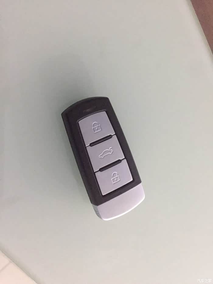 外观到配置都让人惊喜 众泰t700提车作业