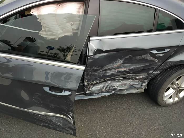 【图】被撞了,这样修好了问题大吗?_一汽-大众cc论坛_汽车之家论坛