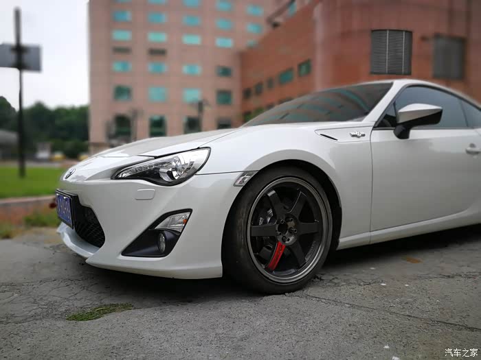 出te37sl18寸前后85j