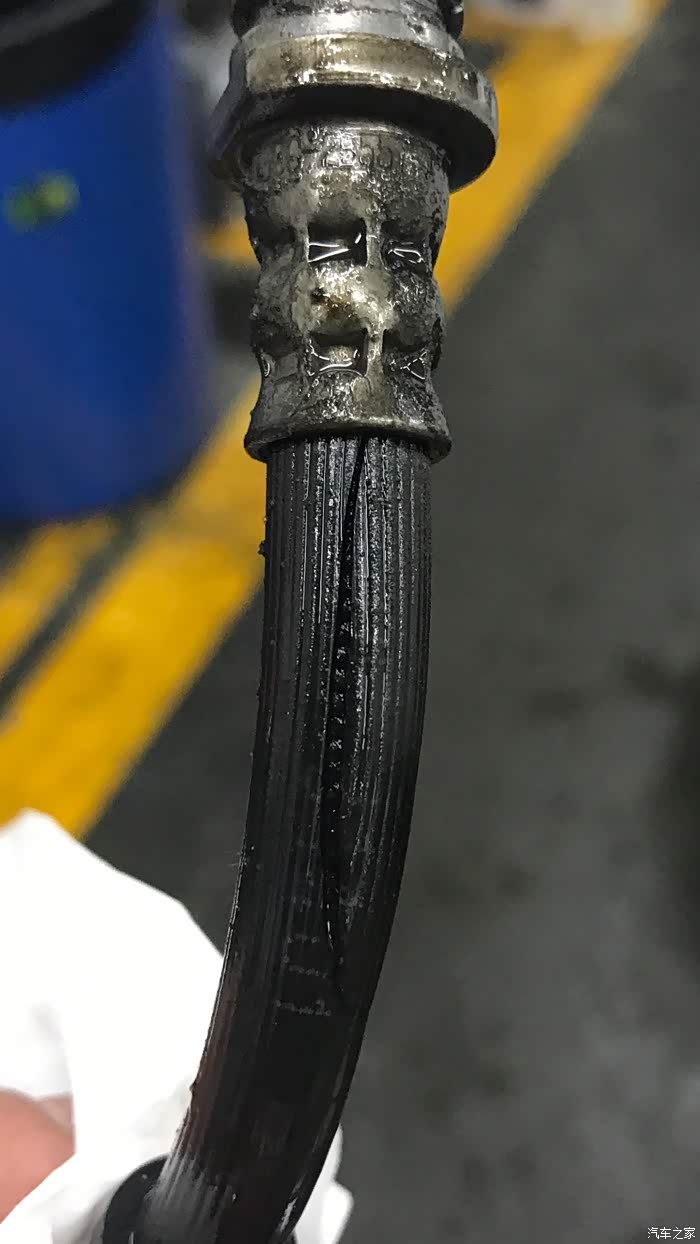 十万公里刹车油管漏油