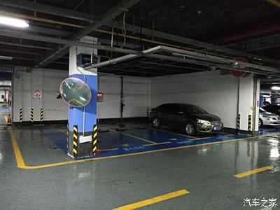 广东省博物馆停车场图片