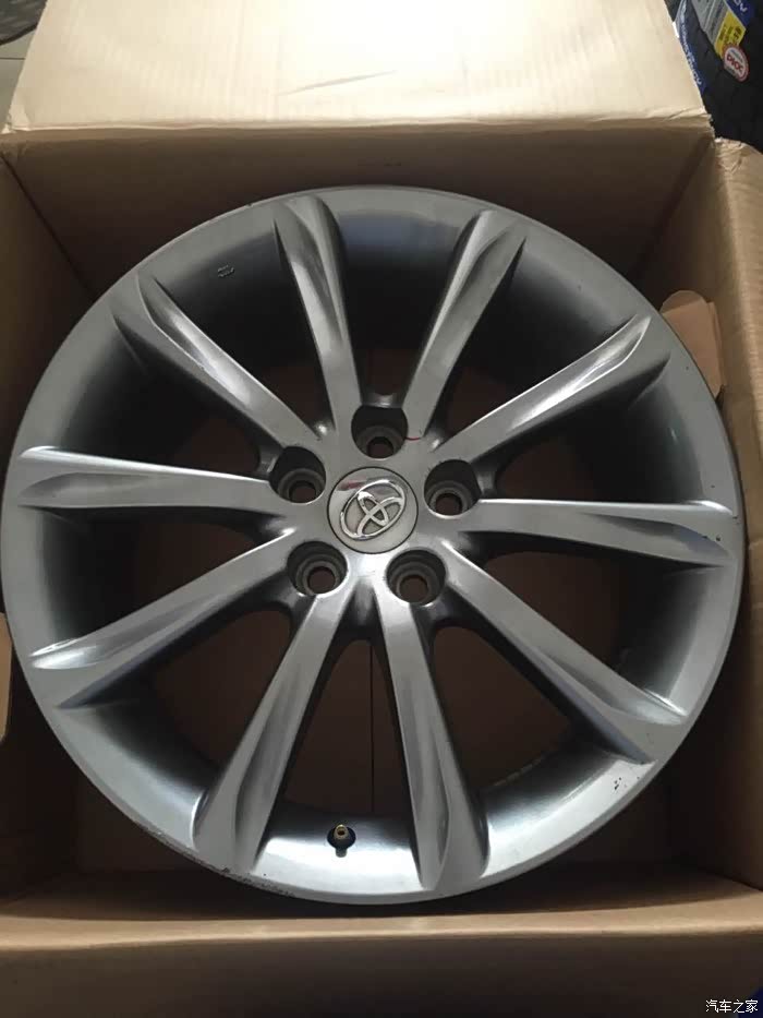 锐志原厂18轮毂