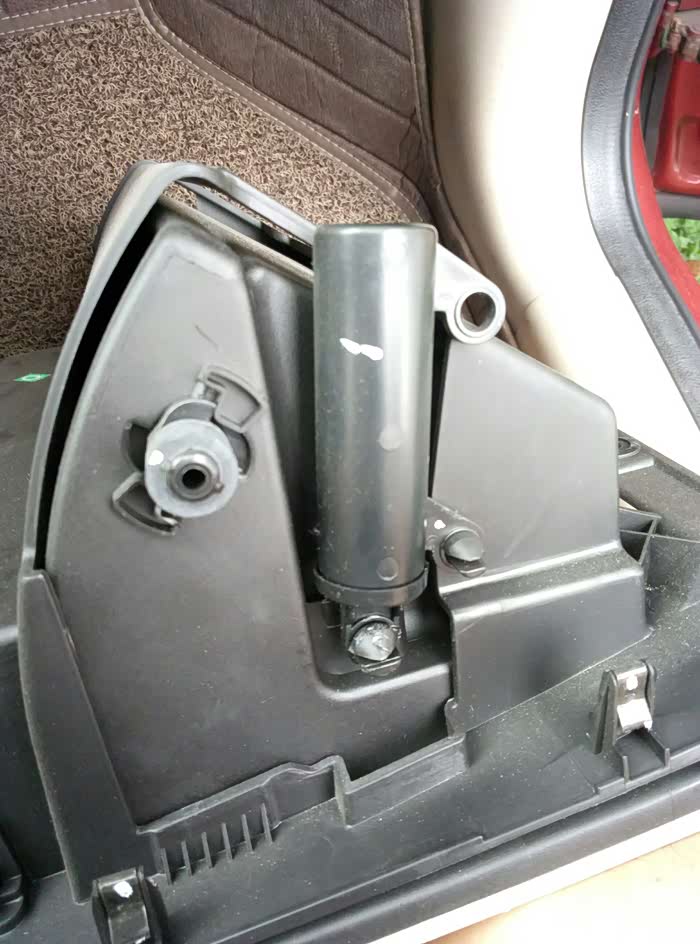 【图】手套箱限位器/阻尼器安装_艾瑞泽7论坛_汽车之家论坛