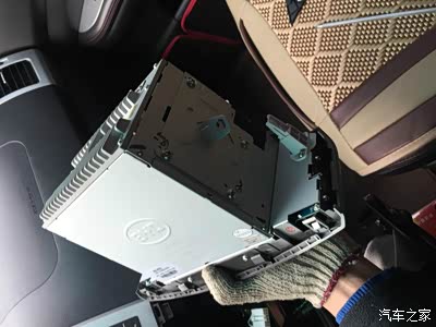 s6更换7850功放芯片作业,也可以叫拆中控的教科书~~哈_比亚迪s6论坛