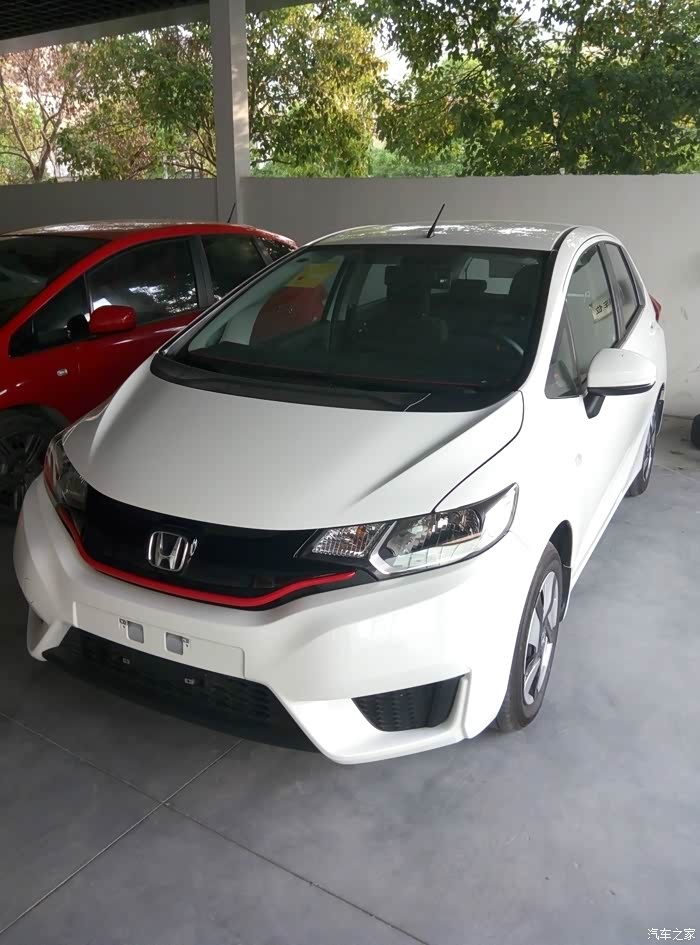 我是集科技与颜值于一身的飞度818塔夫绸白提车作业