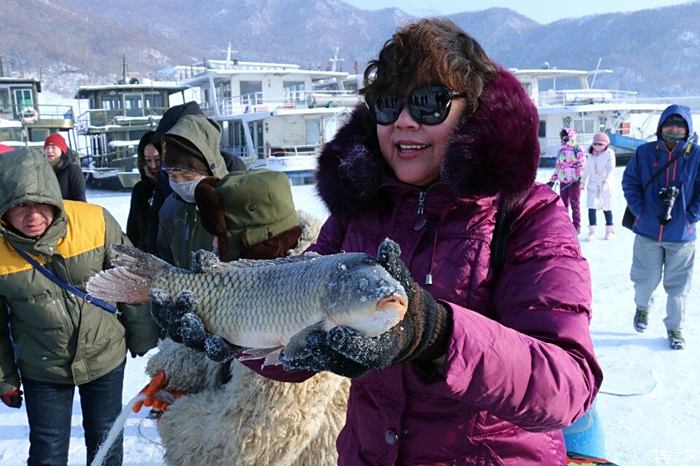 吉林市cs75車友會095冰雪考驗松花湖冬捕