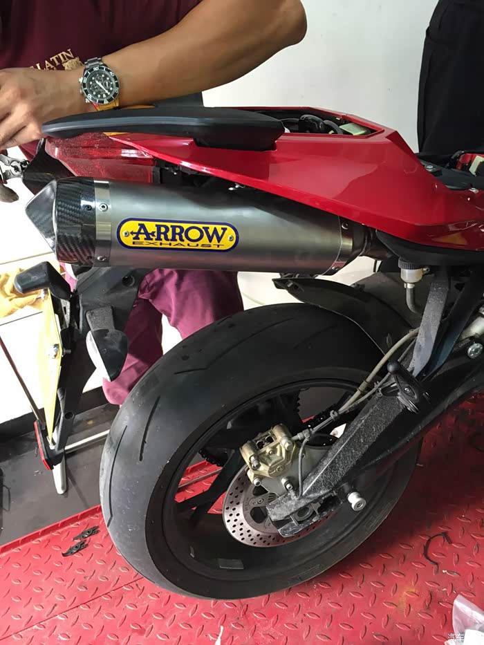 黄龙600改arrow箭牌排气全段,目前是前段,尾段声音(缺中段)