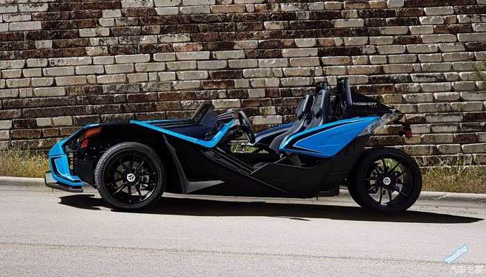 秀车北极星发布其2018款slingshot倒三轮摩托车系列