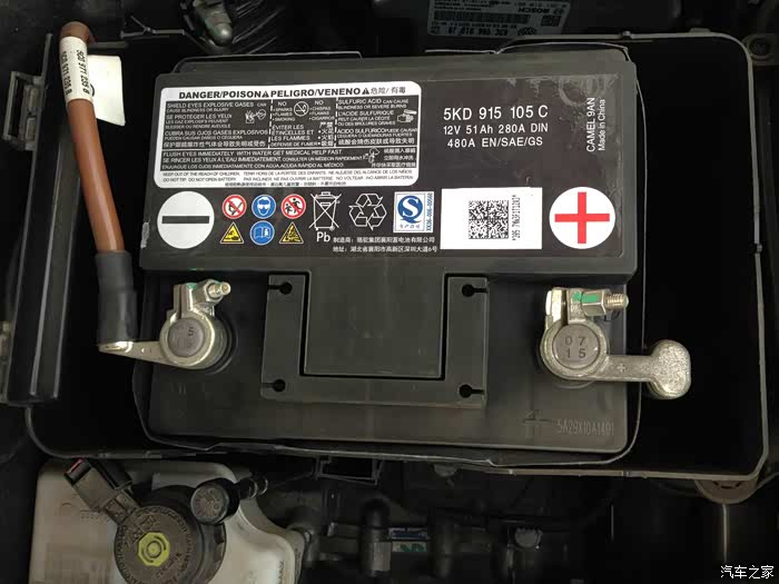 大家看看速腾的电瓶是不是减配了