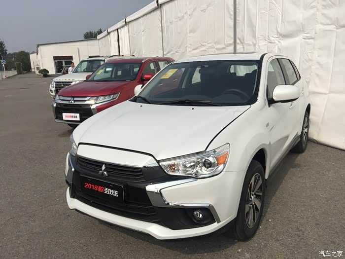 开着荣耀版参加嘉乐版北京发布会汽车之家首发