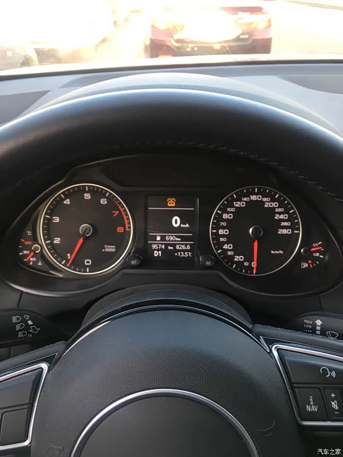 车头被前车撞了这个灯亮起是什么情况