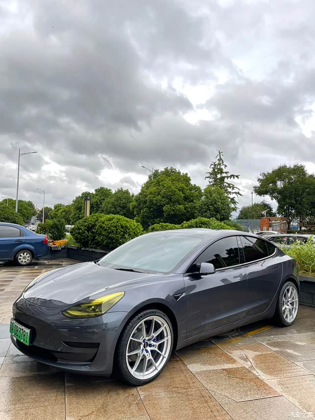 特斯拉model3冷光银素改