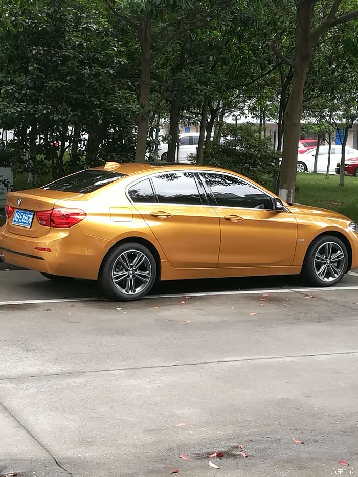 【图】稀有颜色来袭,土豪金报道_宝马1系论坛_汽车之家论坛