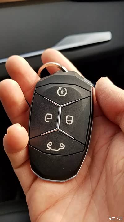 领克钥匙设计感错但实在太轻——应当称为领克电单车钥匙合适