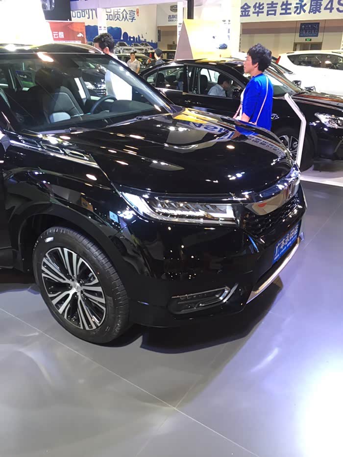 今天车展看了黑色冠道个人见解