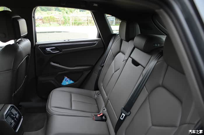 求玛瑙灰实车内饰图片谢谢