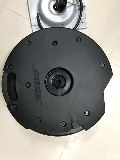 原车备胎炮为单单元全密封式    般升级成bose双单元气流炮现在音效果