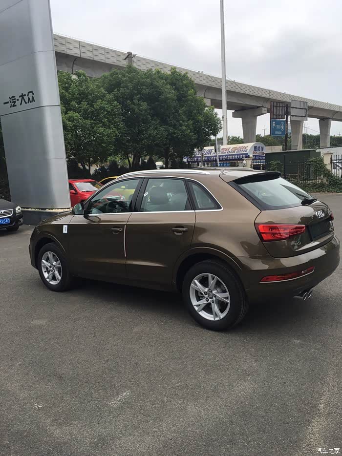 奥迪q3驯鹿棕14t时尚提车上牌加装日记