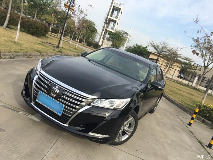 2015款丰田皇冠 2.5 v6智享版
