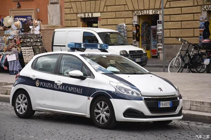意大利自由行罗马警车抓拍