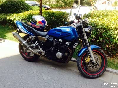大神,帮我看下6200买的小贱人xjr400是几几年的?