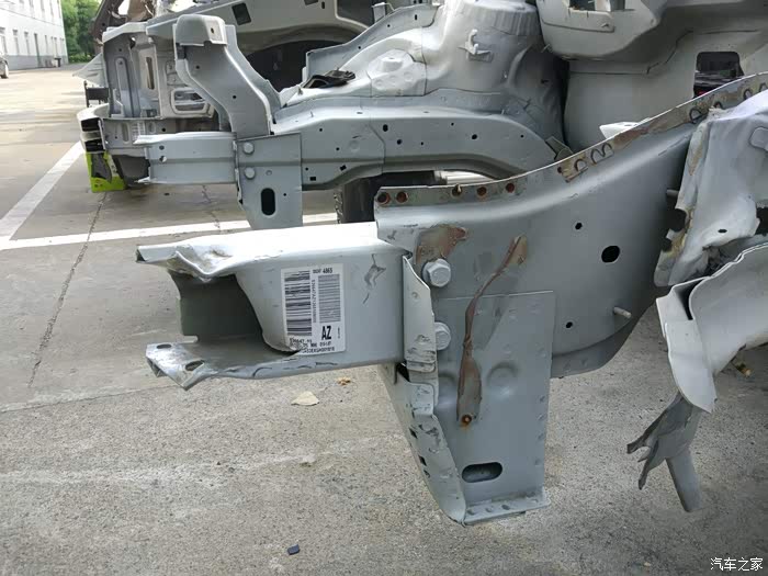 e15君威事故车白车身