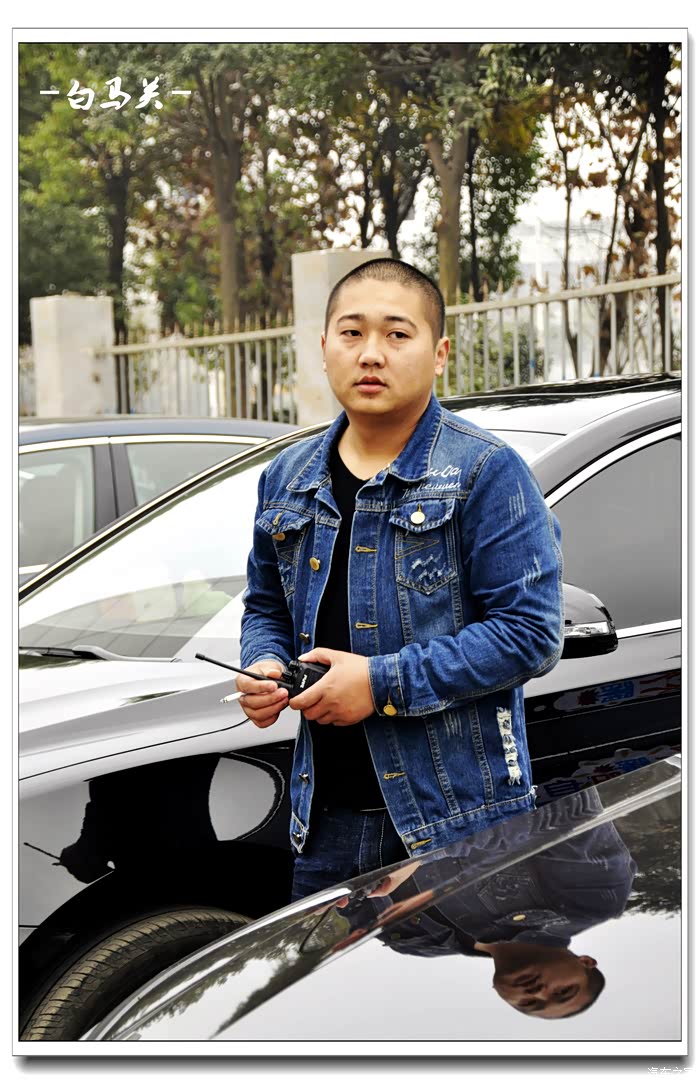 圆头圆脑的小伙子,跑了好几十公里过来参加活动