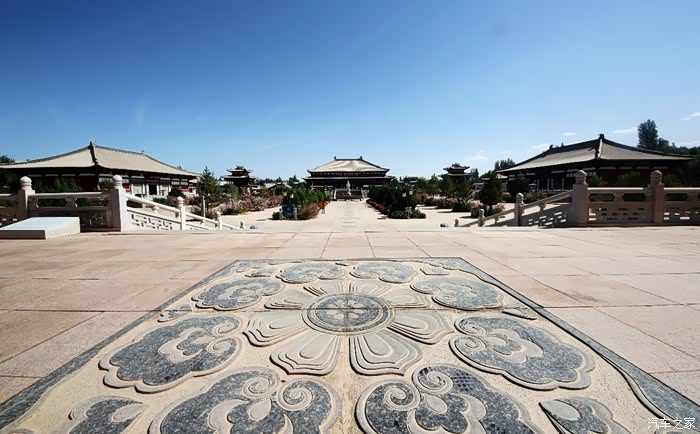 行走的大白西天极地雷音寺