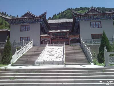 慈光书院 这书院台湾净空法师给他学佛老师李居士建为报师恩