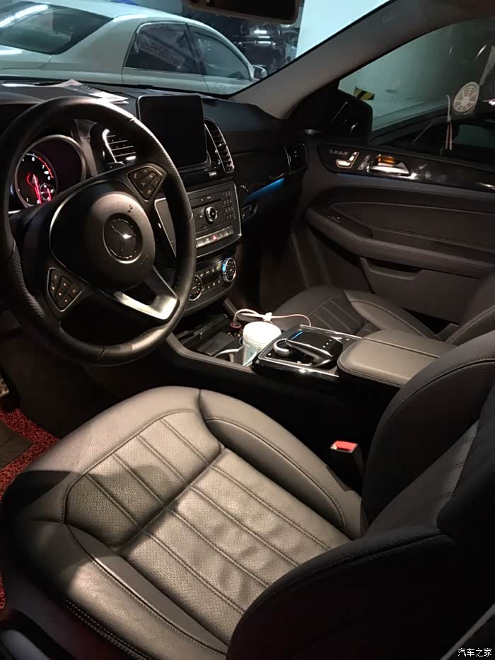 1084 | 回复: 8 奔驰gle论坛 gle320白车黑色内饰好看还是棕色内饰