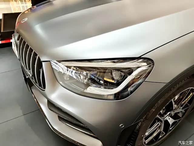 实拍amg版奔驰glc水泥灰质感十足