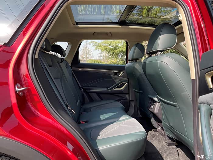 我遮风挡雨的真朋友入手奔腾t55之后,我认为这款车不仅外观好,空间大