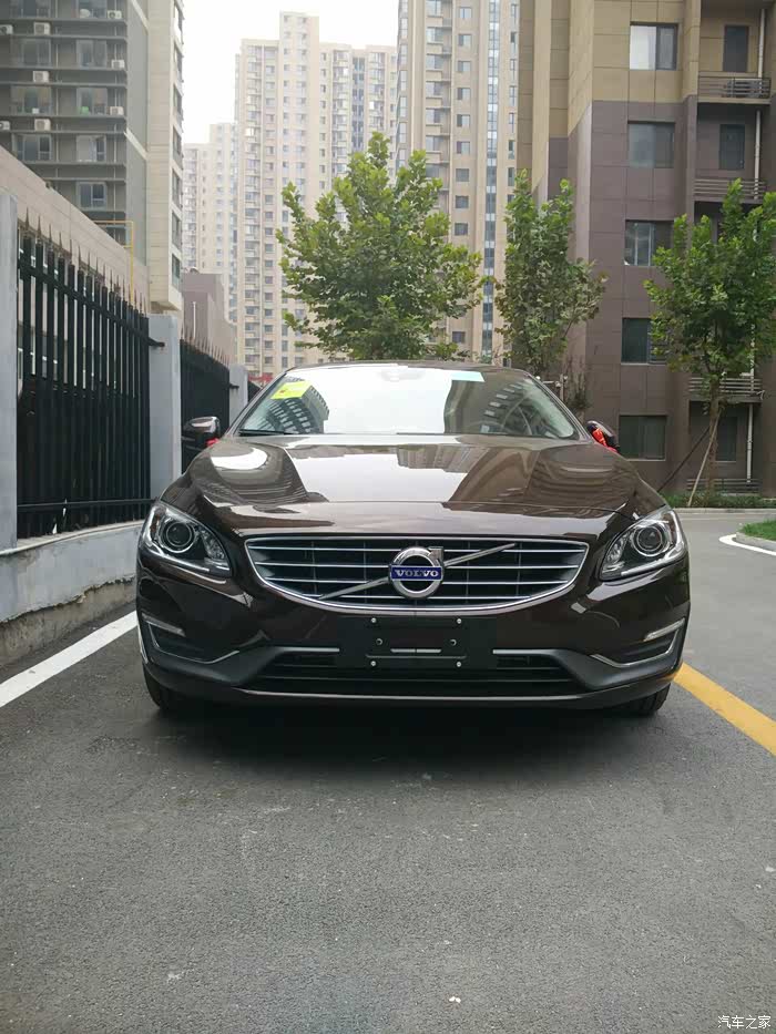 【图】提车作业:稀有的枫木棕纯黑内饰_沃尔沃s60论坛_汽车之家论坛