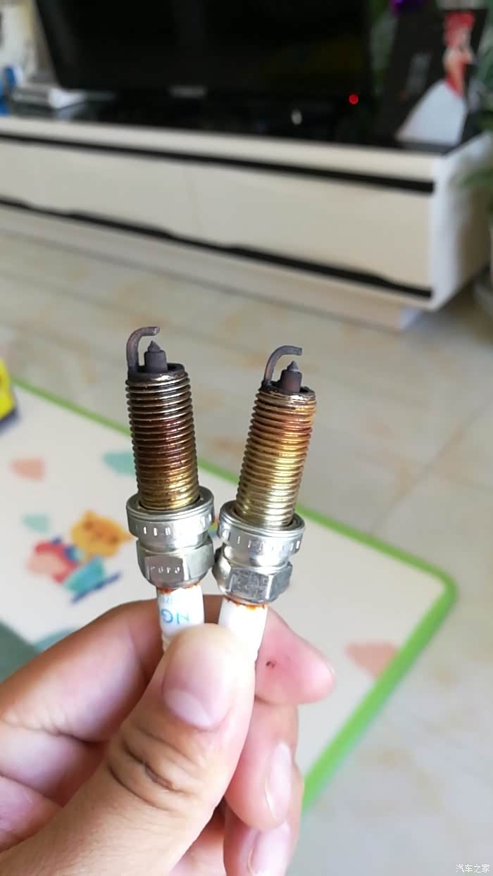 火花塞 13款天籁2.0要换火花塞了,原厂用的什么牌子?用ngk的行吗?