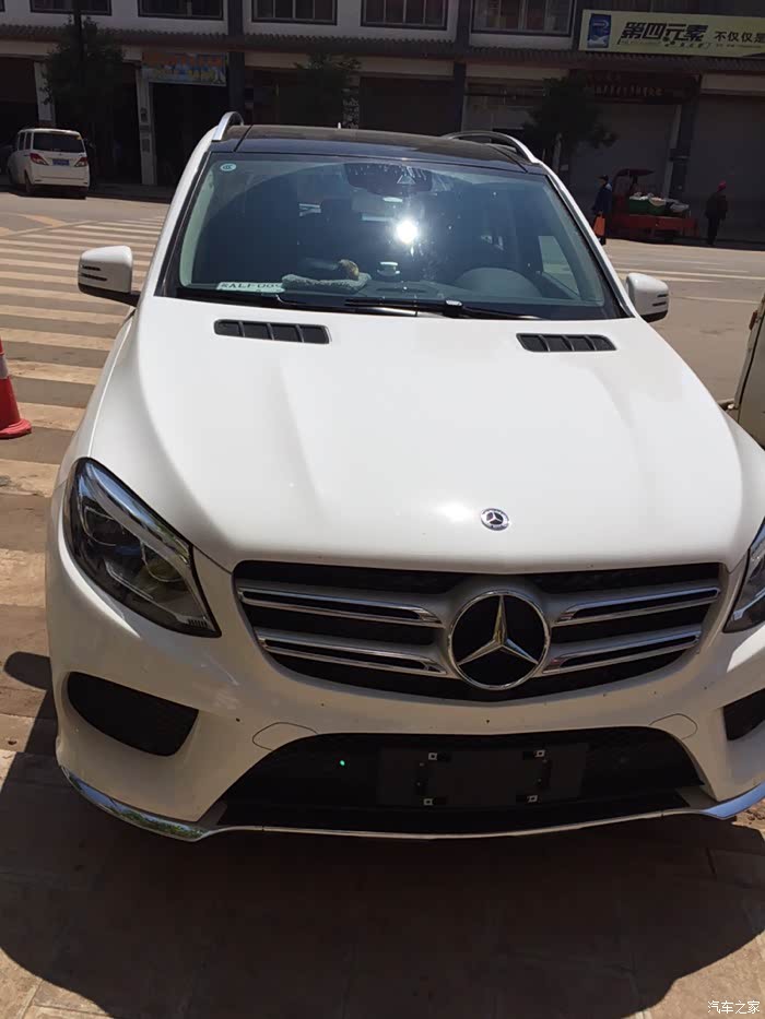 悬赏只为看一下白色gle,有车子的联系,十分感谢!