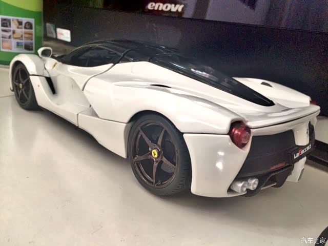 棚拍132法拉利拉法