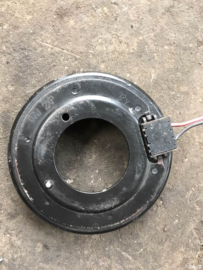 12款新君威空调不制冷更换空调压缩机离合线圈