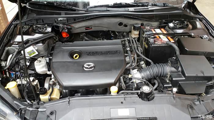 残油熏得头疼,今天做了发动机舱清洁