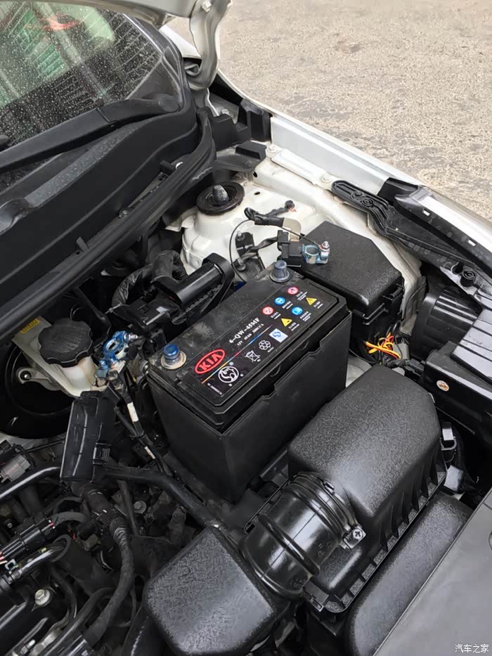 起亚k2—换电瓶