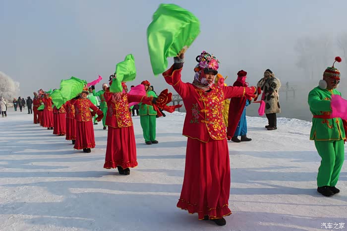 观美景看秧歌欢天喜地过大年